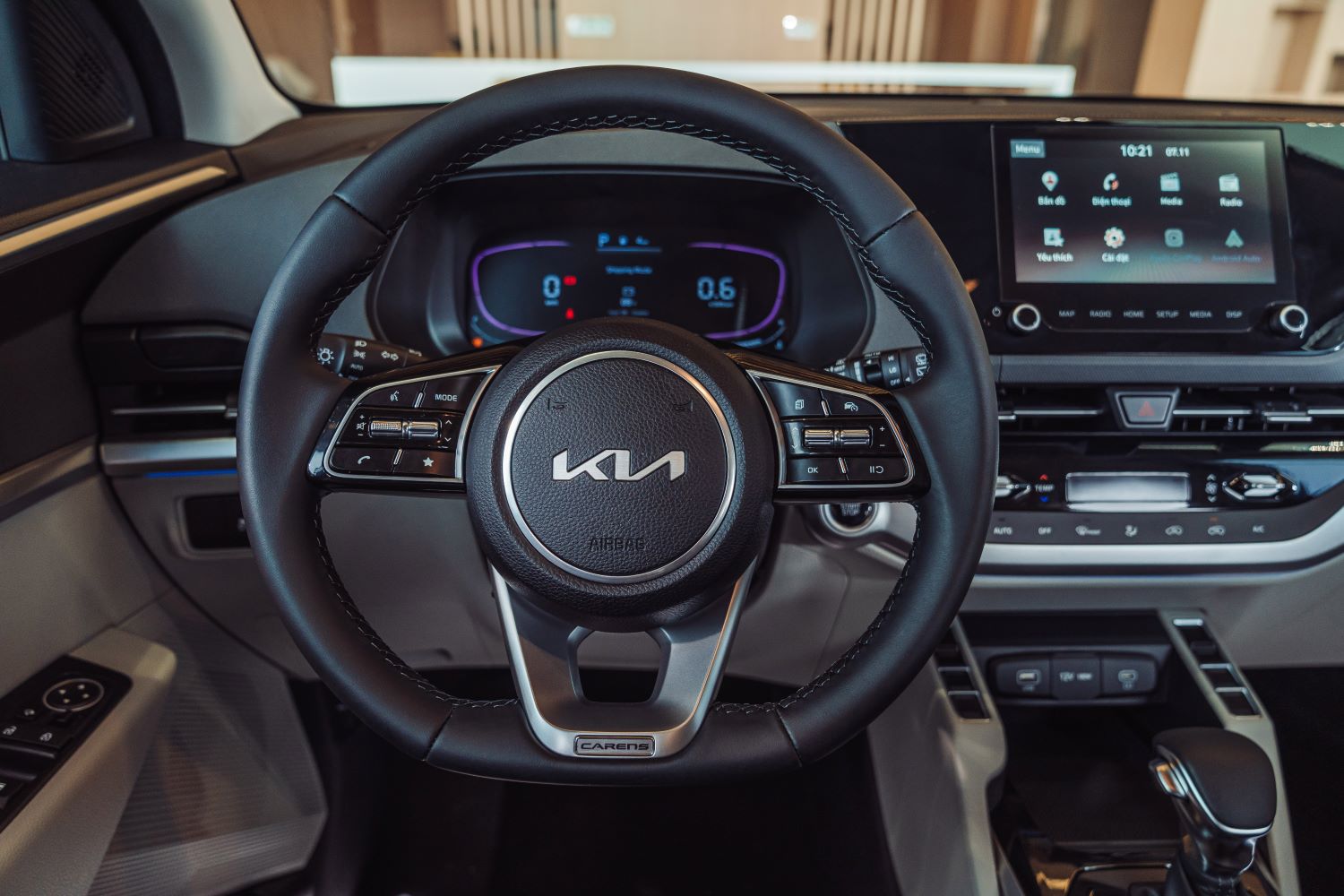 Vô lăng D-cut thể thao 